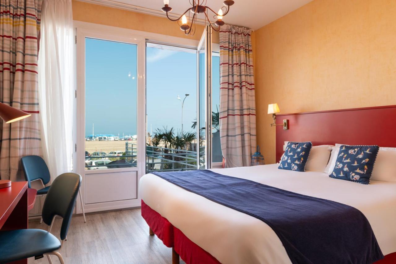Room with sea view and terrace