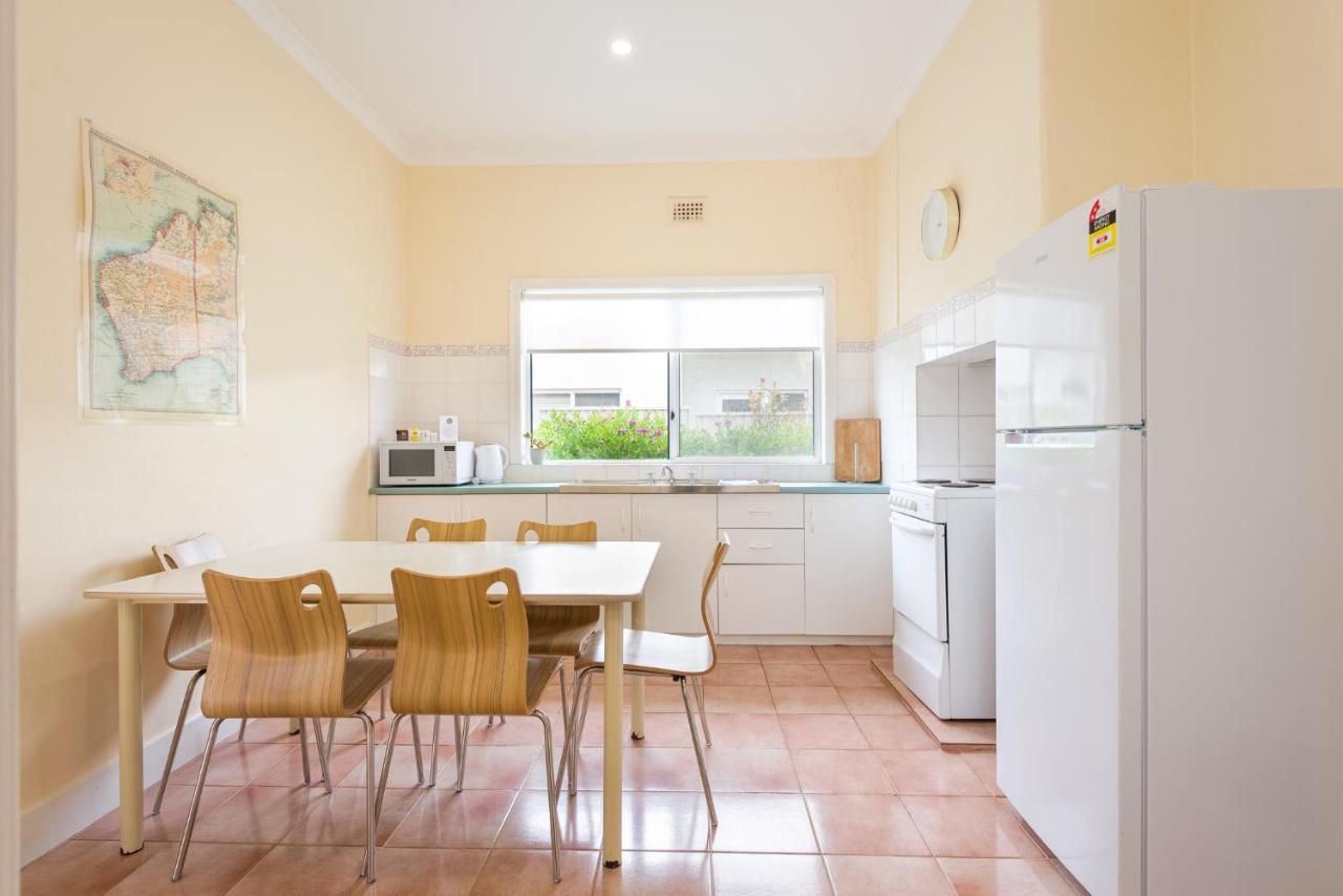 Three-Bedroom Apartment,1072085707:JPEG