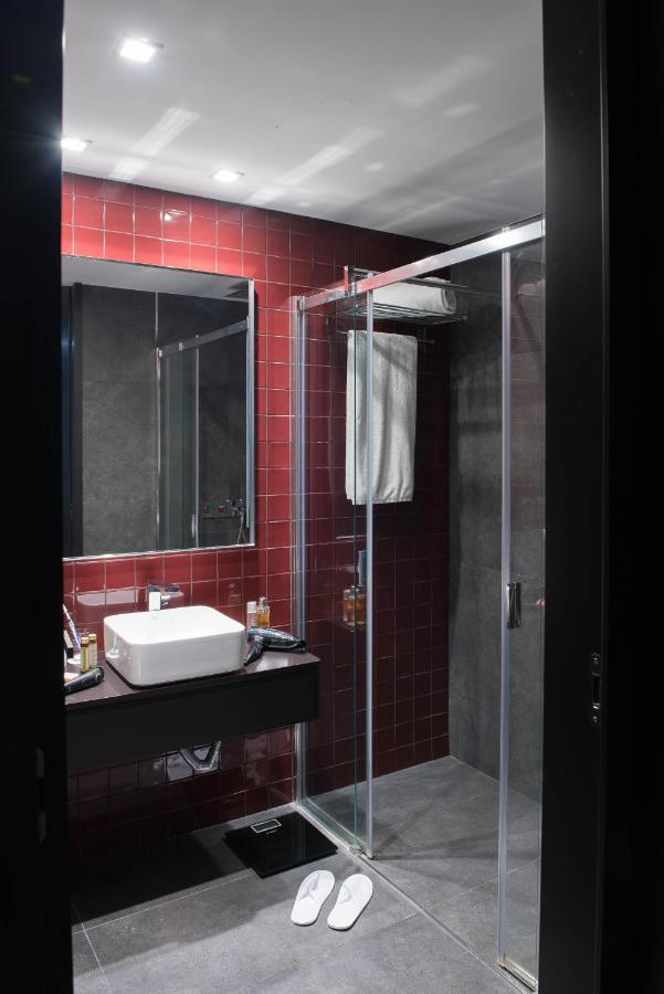 One-Bedroom Apartment,1084254304:JPEG
