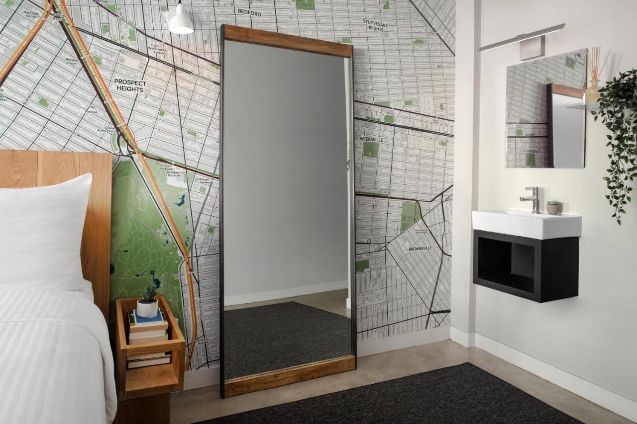 Habitación con cama grande