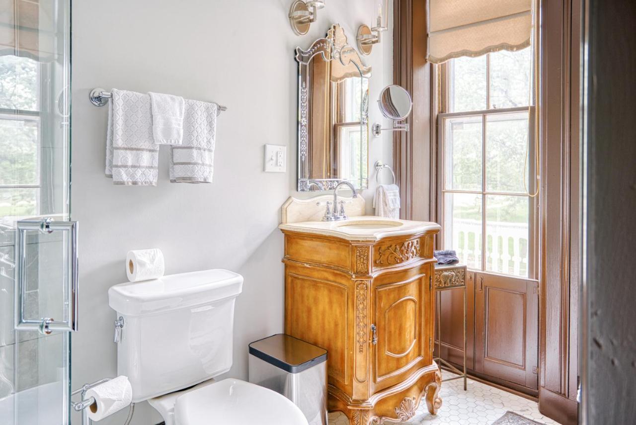 Julia Grant Suite