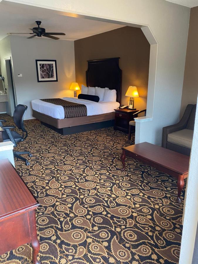 Deluxe King Suite
