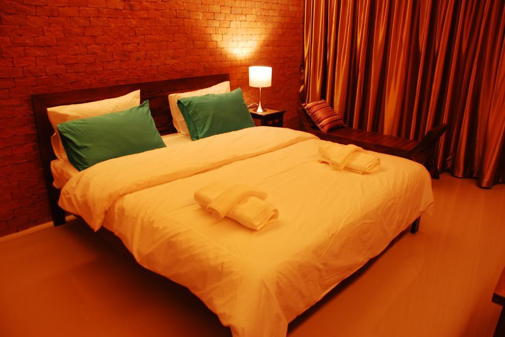 Chambre Lit King-Size avec Balcon