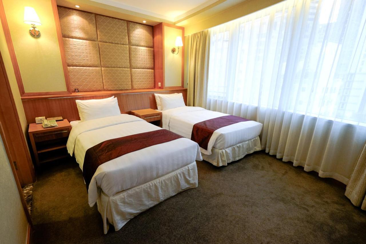Standard Studio - Twin Bed with open area
