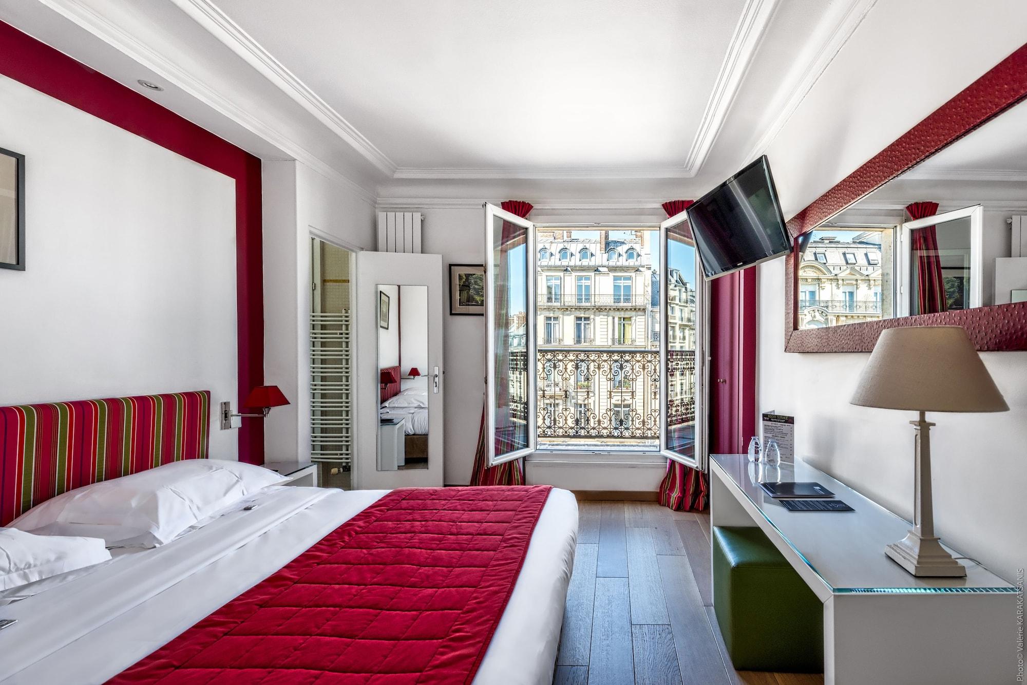 Chambre Double - Vue sur Arc de Triomphe