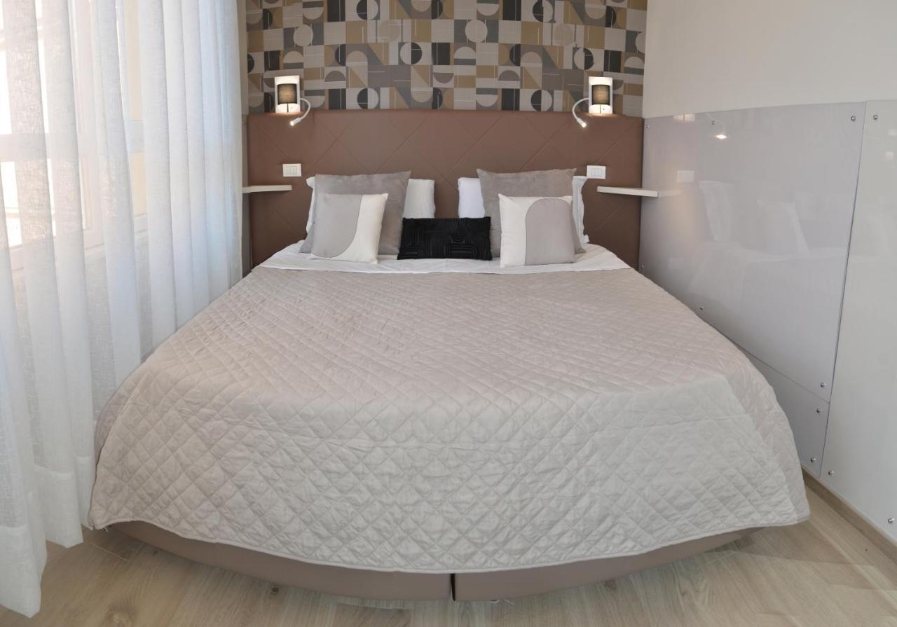 Deluxe Double or Twin Room,1248928258:JPEG