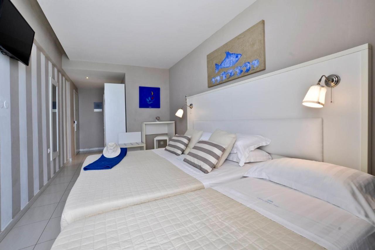 Habitación Triple con vistas frontales al mar