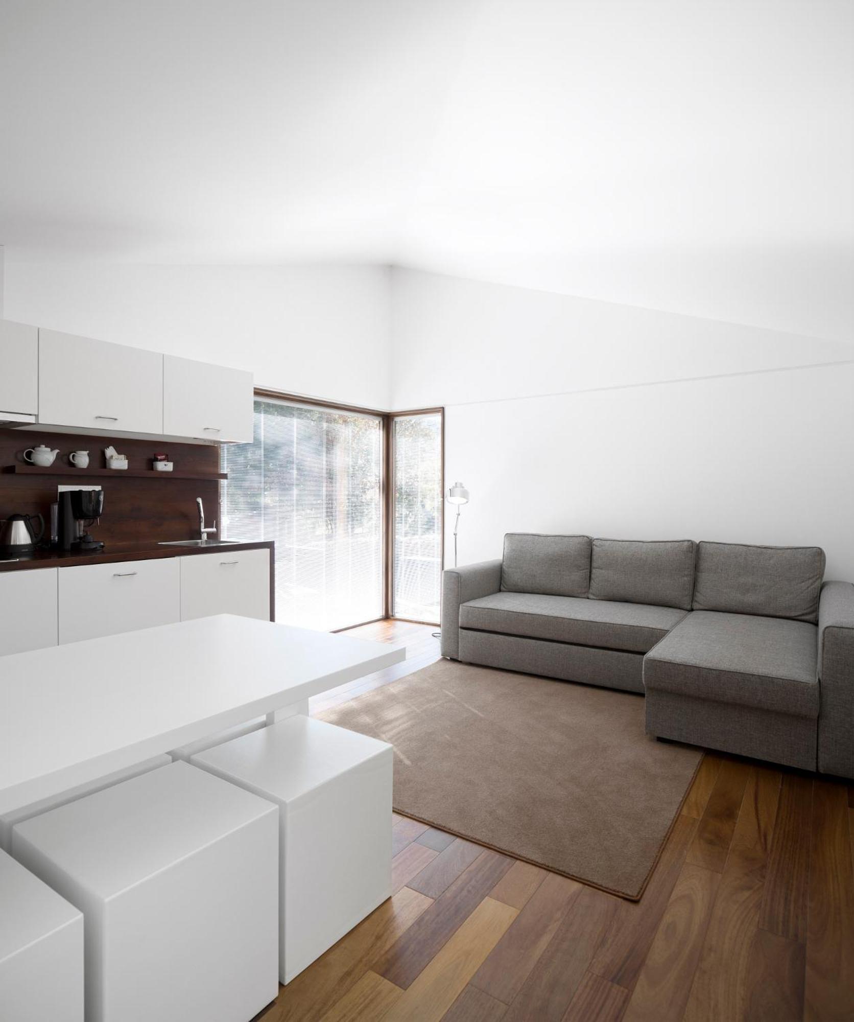 Superior Bungalow,1274481220:JPEG