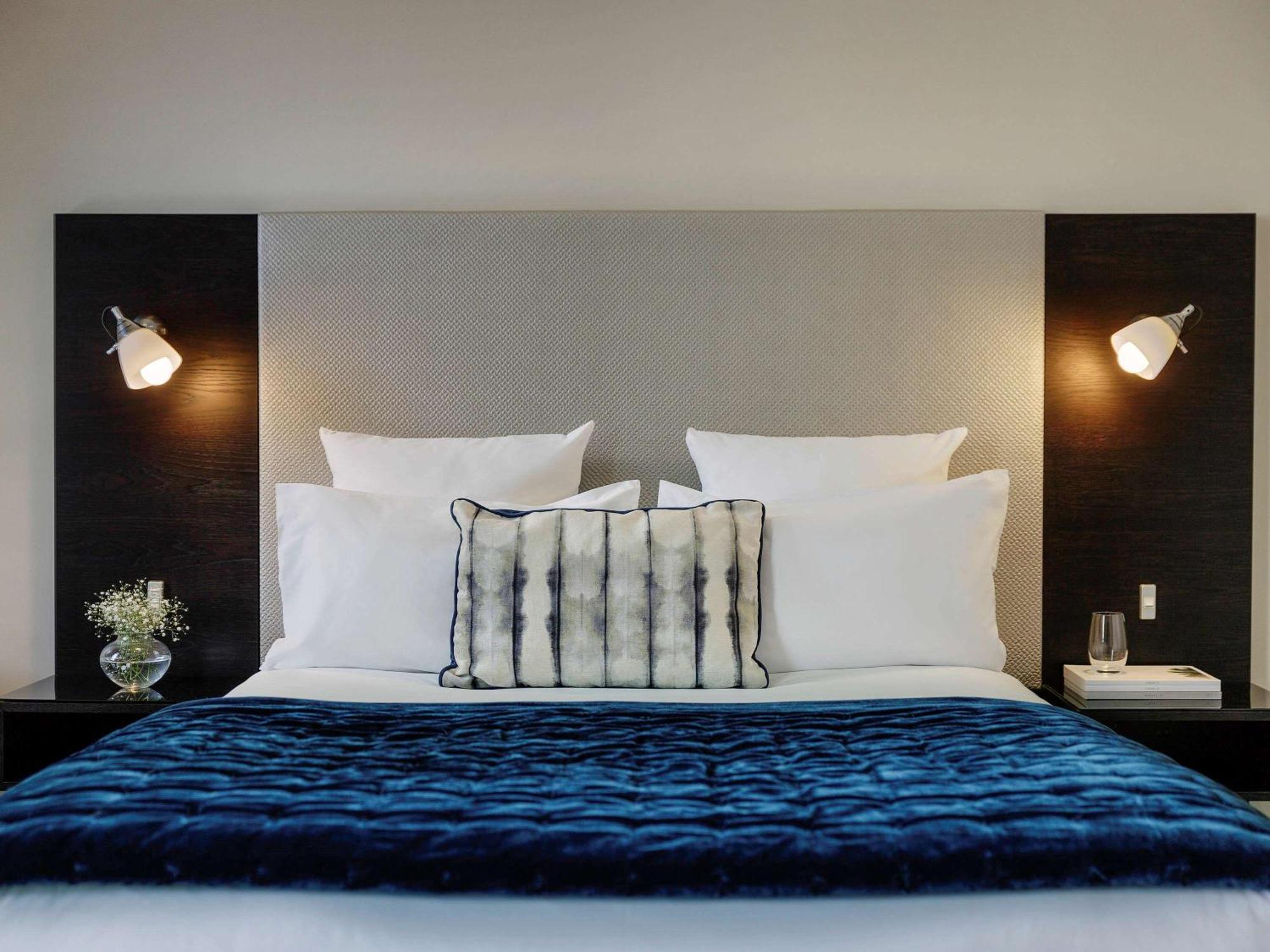 One-Bedroom Deluxe Executive Queen Room,1704901470:JPEG