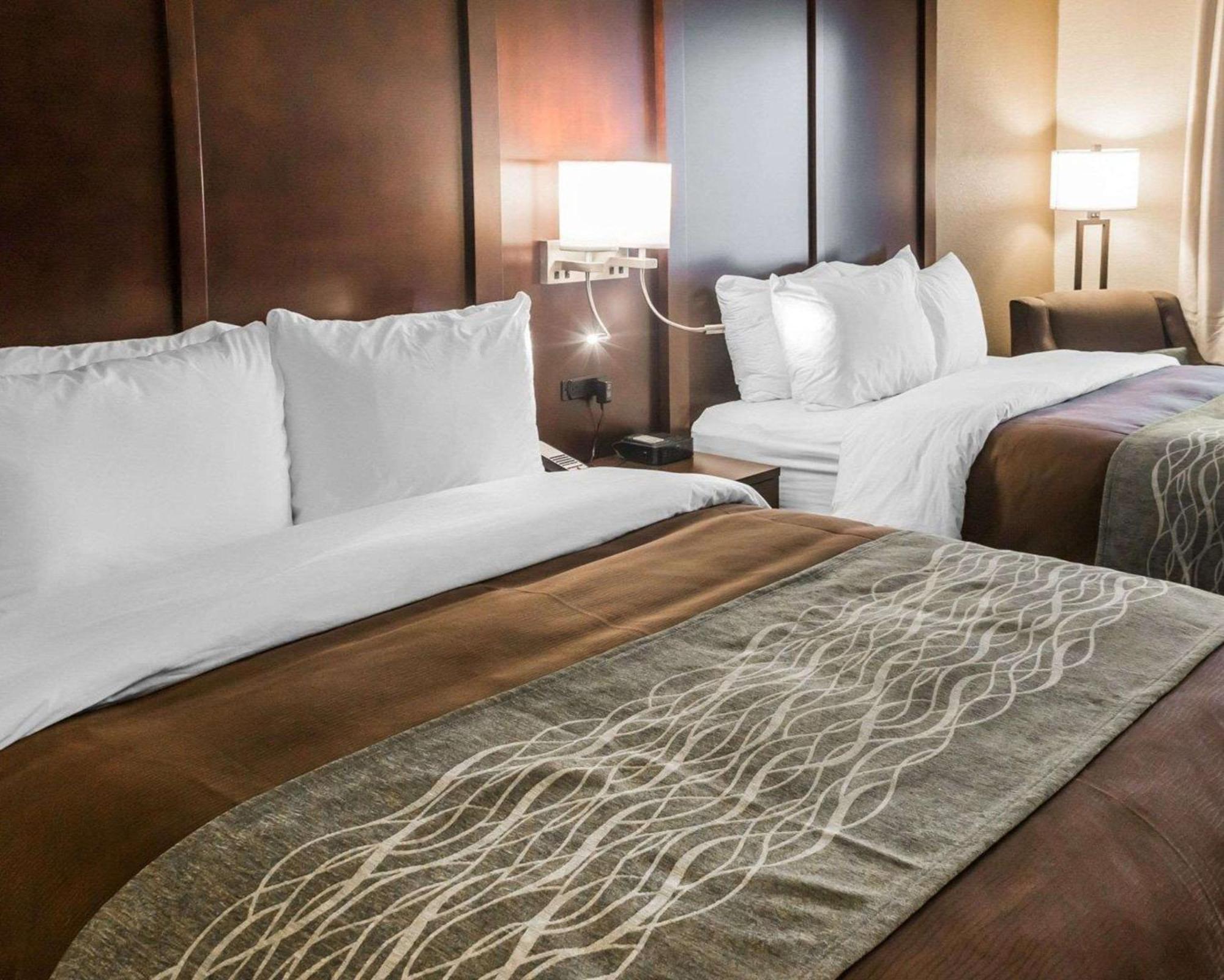 Queen Room with Two Queen Beds - Non-Smoking