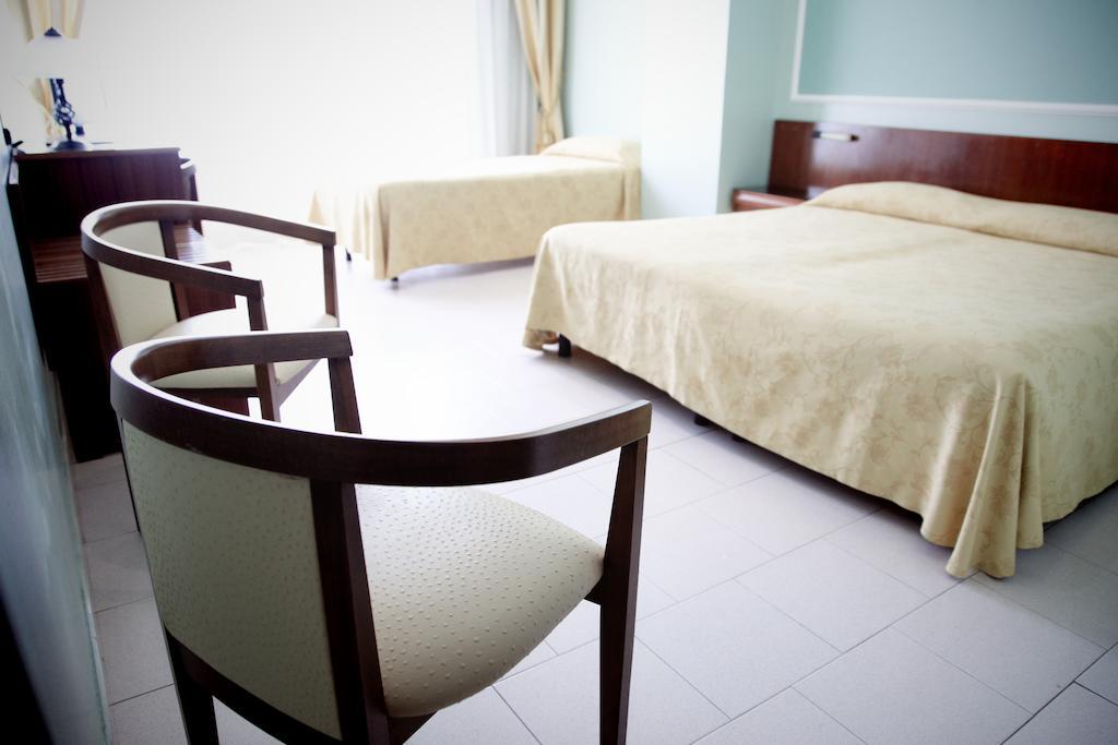 Habitación Familiar (2 adultos + 1 niño)