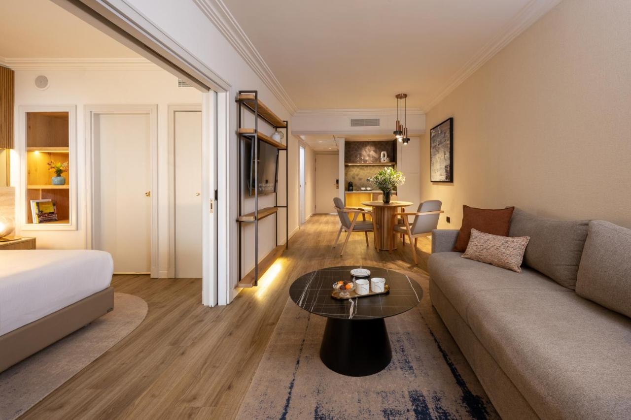 Suite Royale Premium avec Bain à Remous (4 Adultes)
