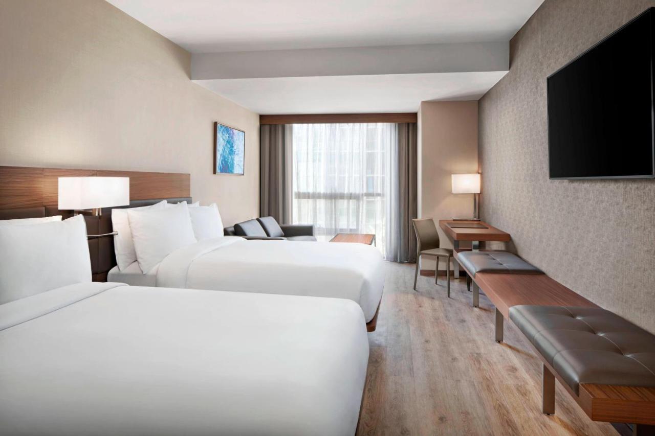 Chambre Double avec 2 Lits Doubles - Adaptée aux Personnes Malentendantes