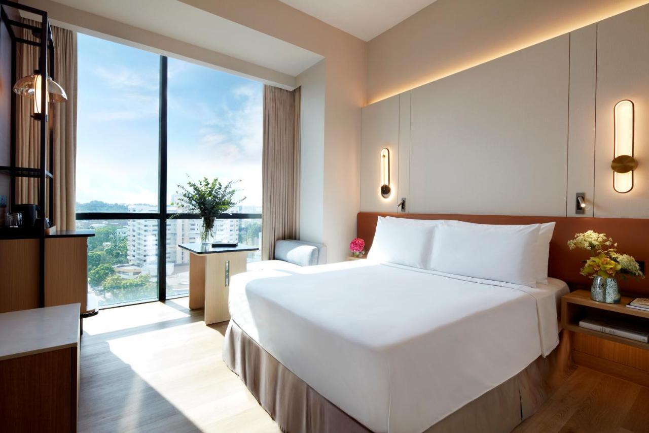 Premier Queen Room,1404306332:JPEG