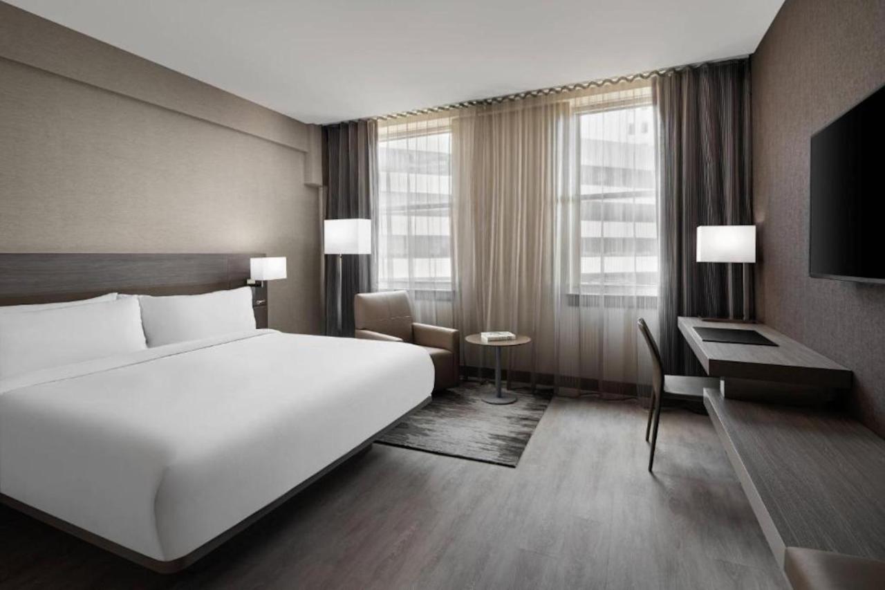 King Room with City View - Hearing Accessible