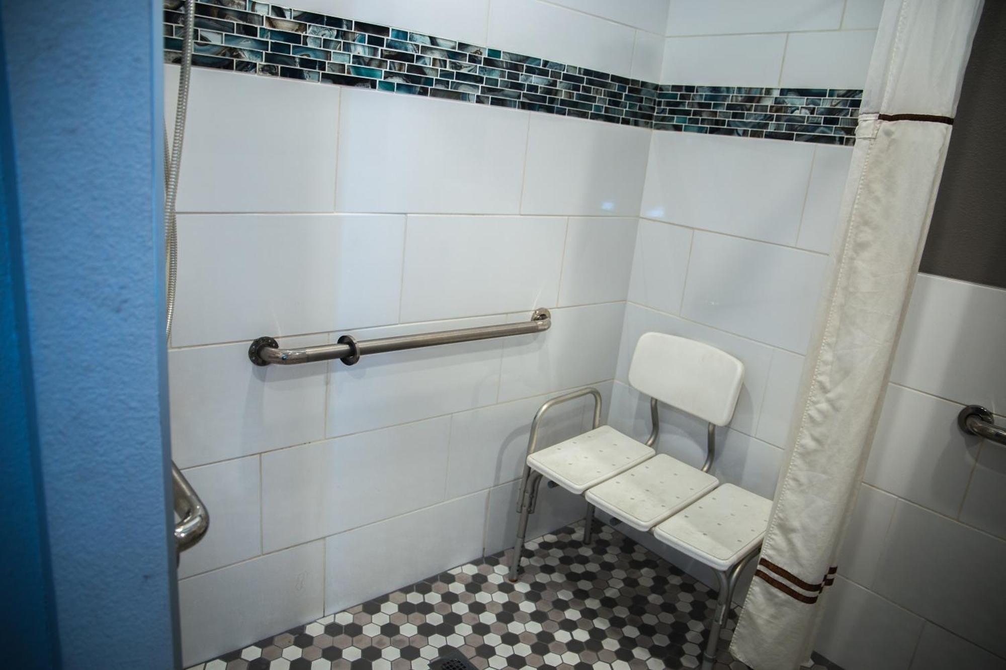 King Room - Disability Access/Non-Smoking