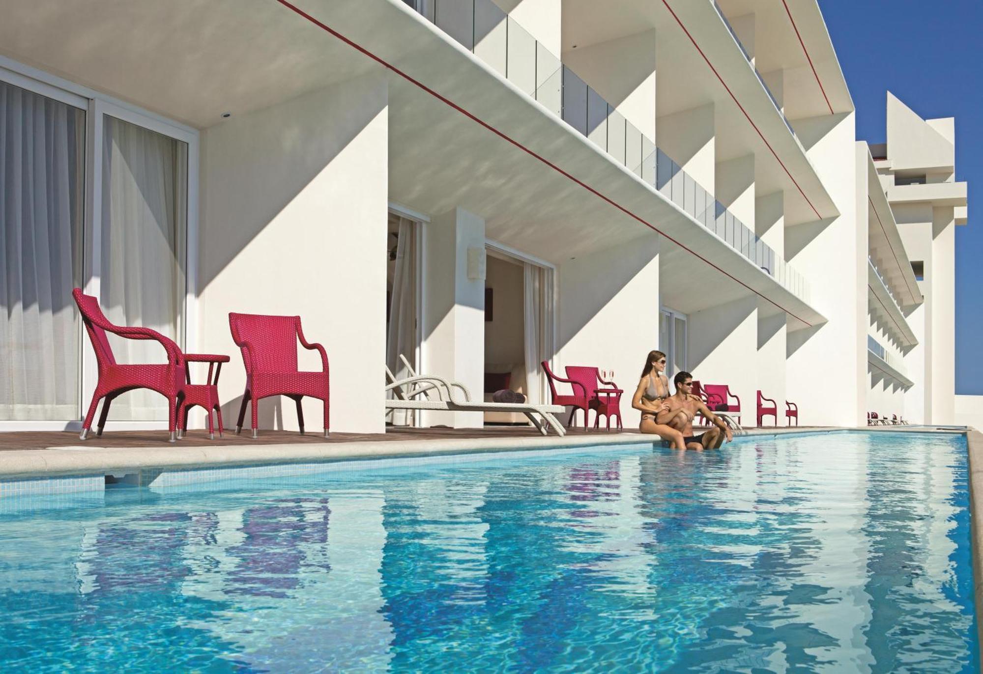 Preferred Club Junior Suite Swimout