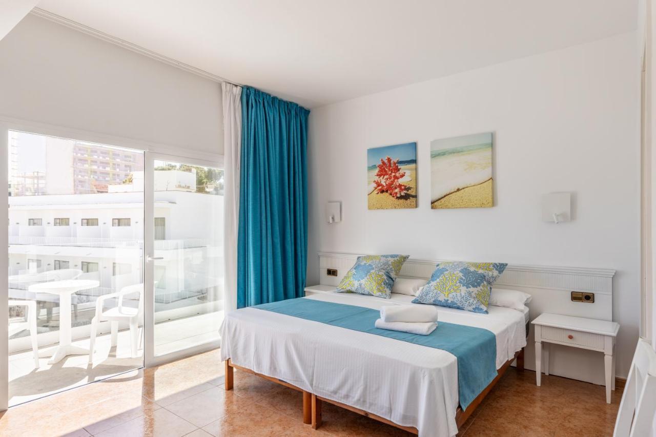 Triple Room with Balcony and Sea View