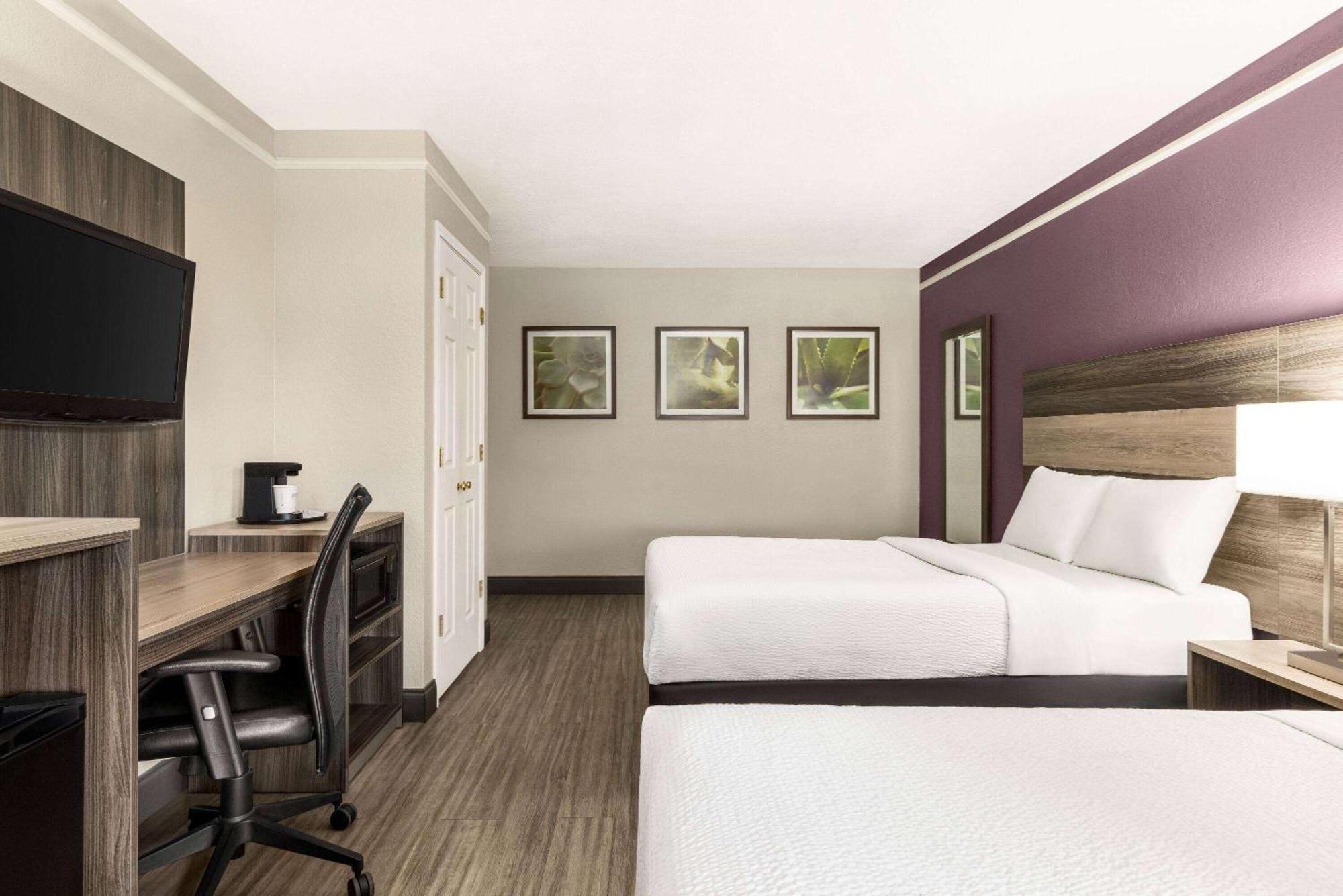 Room with Two Double Beds,1499592955:JPEG