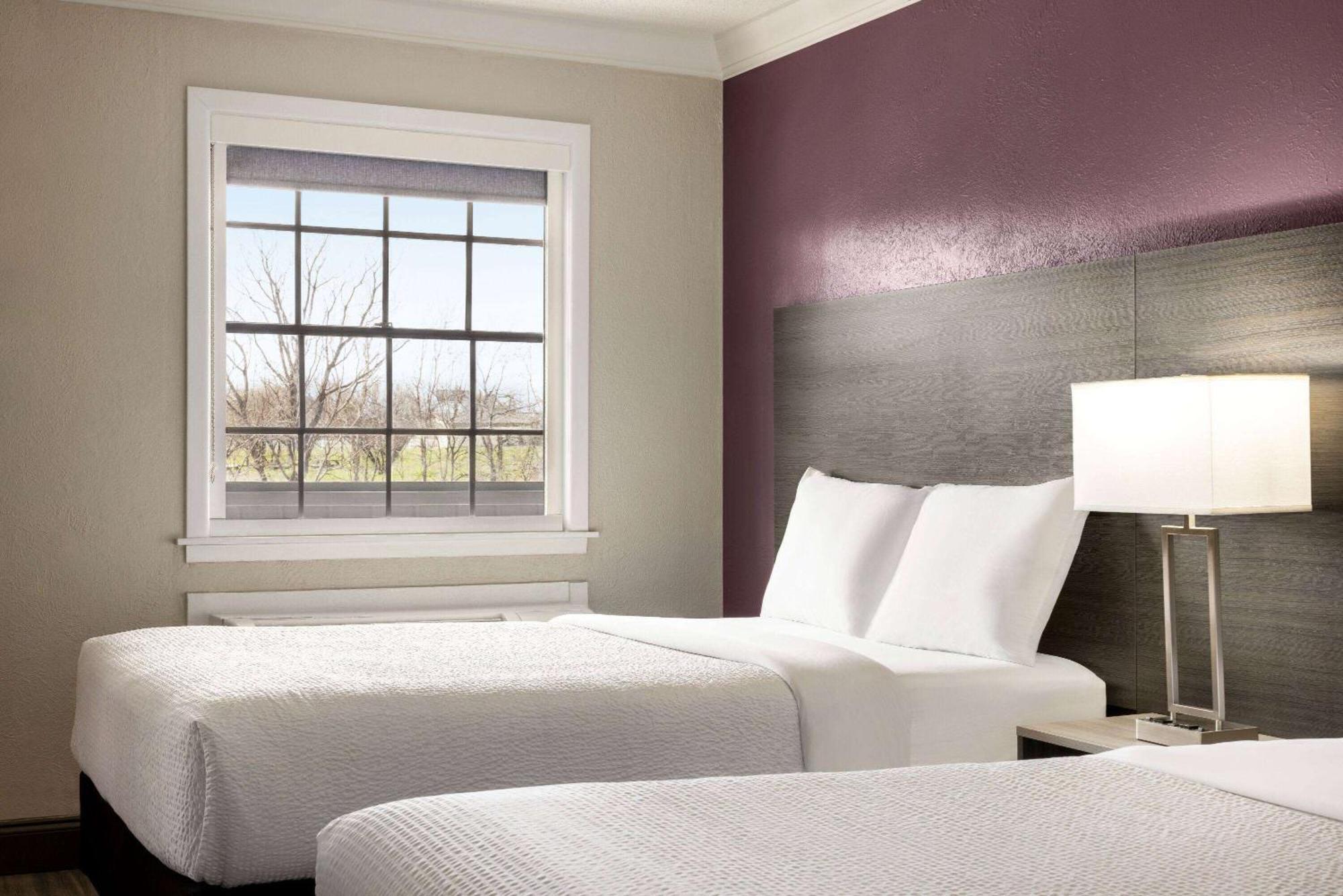 Corner Suite with Two Double Beds - Non-Smoking,1498832569:JPEG