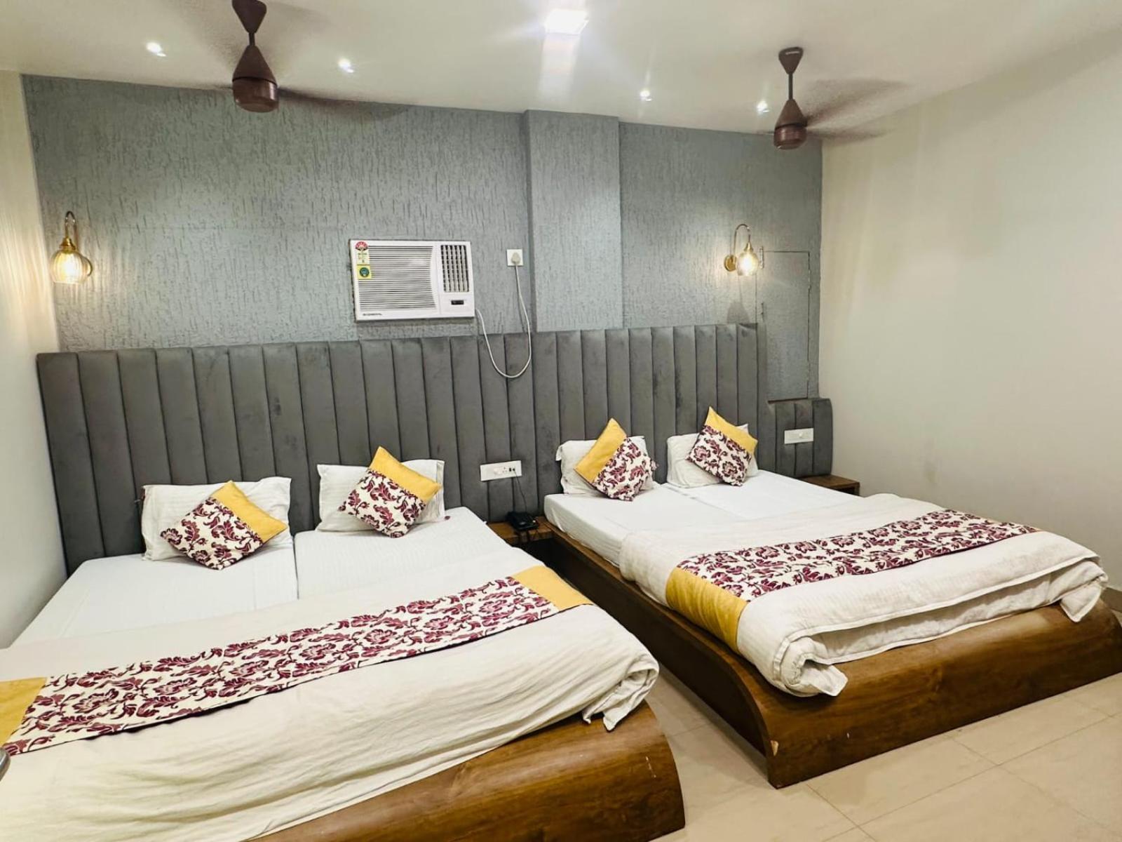 Superior Quadruple Room,1504804480:JPEG