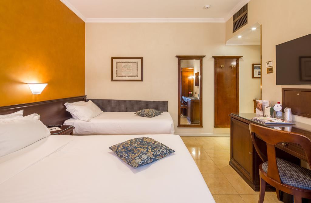 Quarto Duplo Clássico com Sofá-cama
