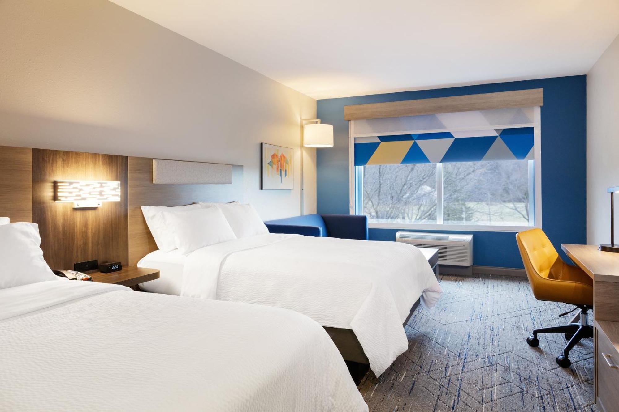 Executive Queen Room with Two Queen Beds,1572681248:JPEG
