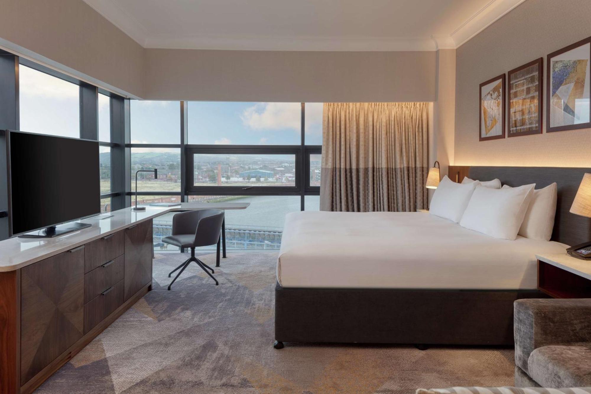 Junior King Suite with Executive Lounge and View