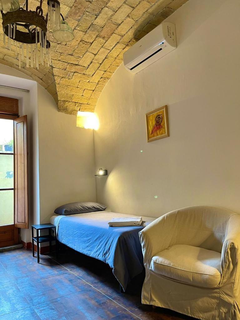 Posto Letto in Dormitorio Misto con 6 Letti