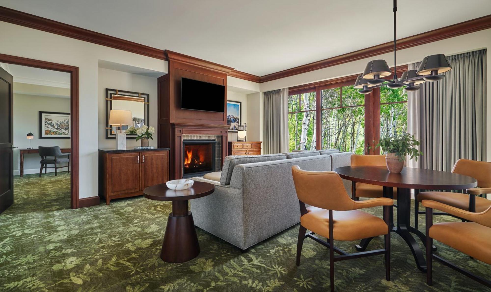 Suite Lit King-Size - Vue sur Complexe Hôtelier