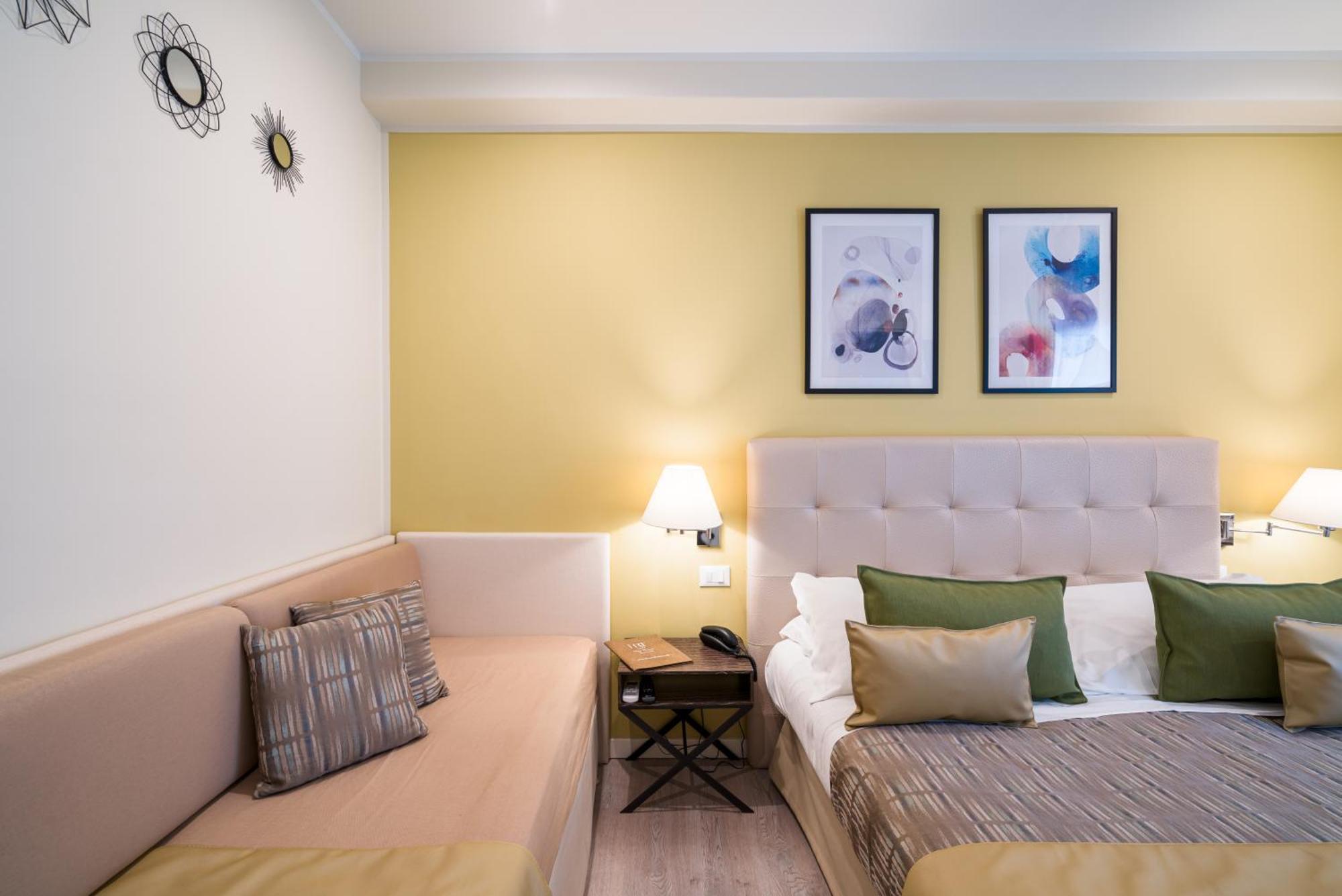 Classic Triple Room with Lateral Sea View,1546418731:JPEG