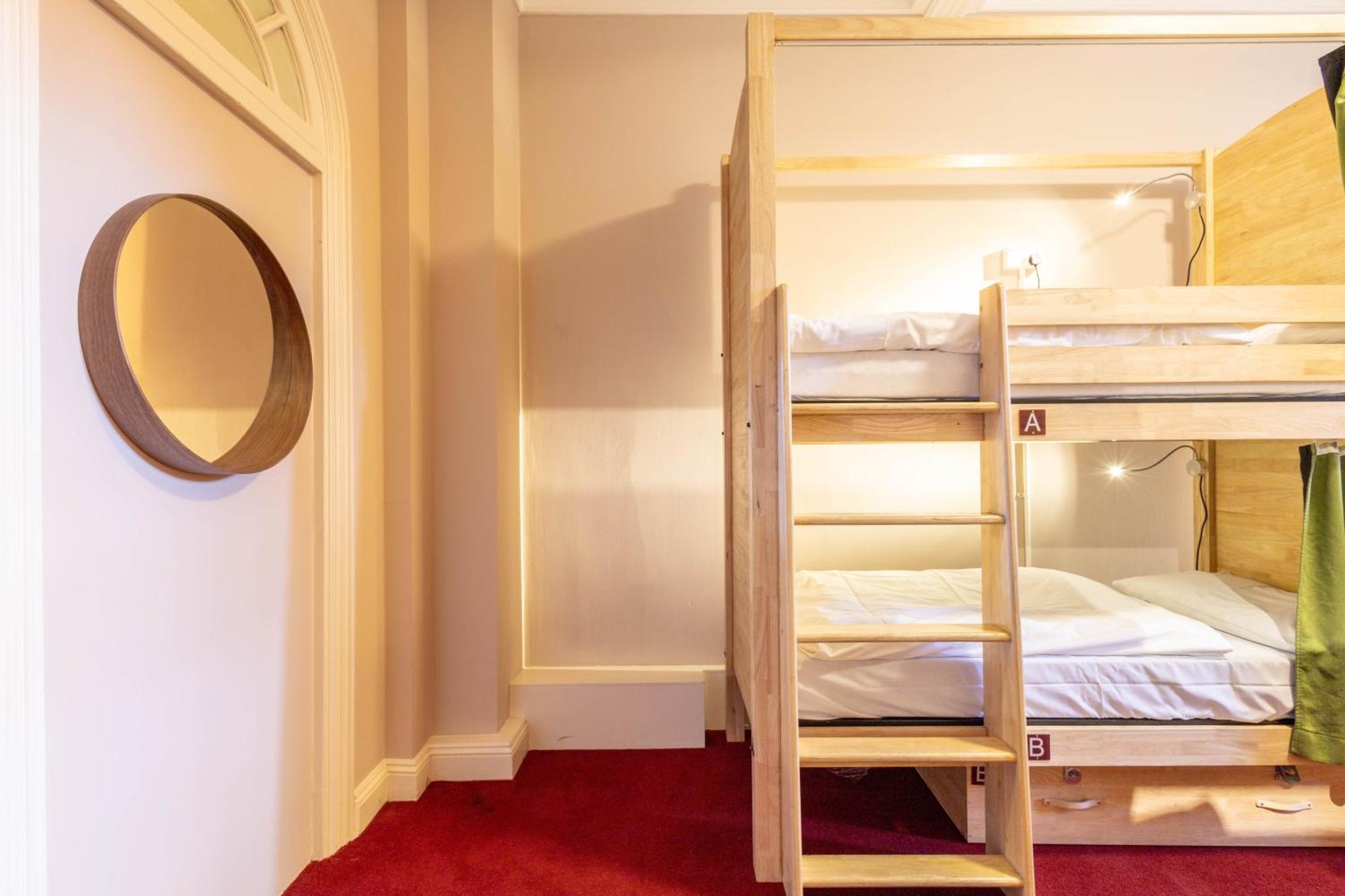 Bett im Frauenschlafsaal mit 8 Betten