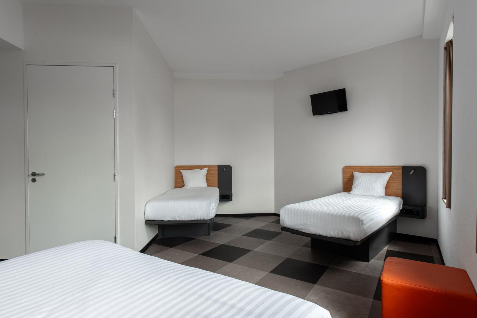 Chambre Quadruple - Accessible aux Personnes à Mobilité Réduite