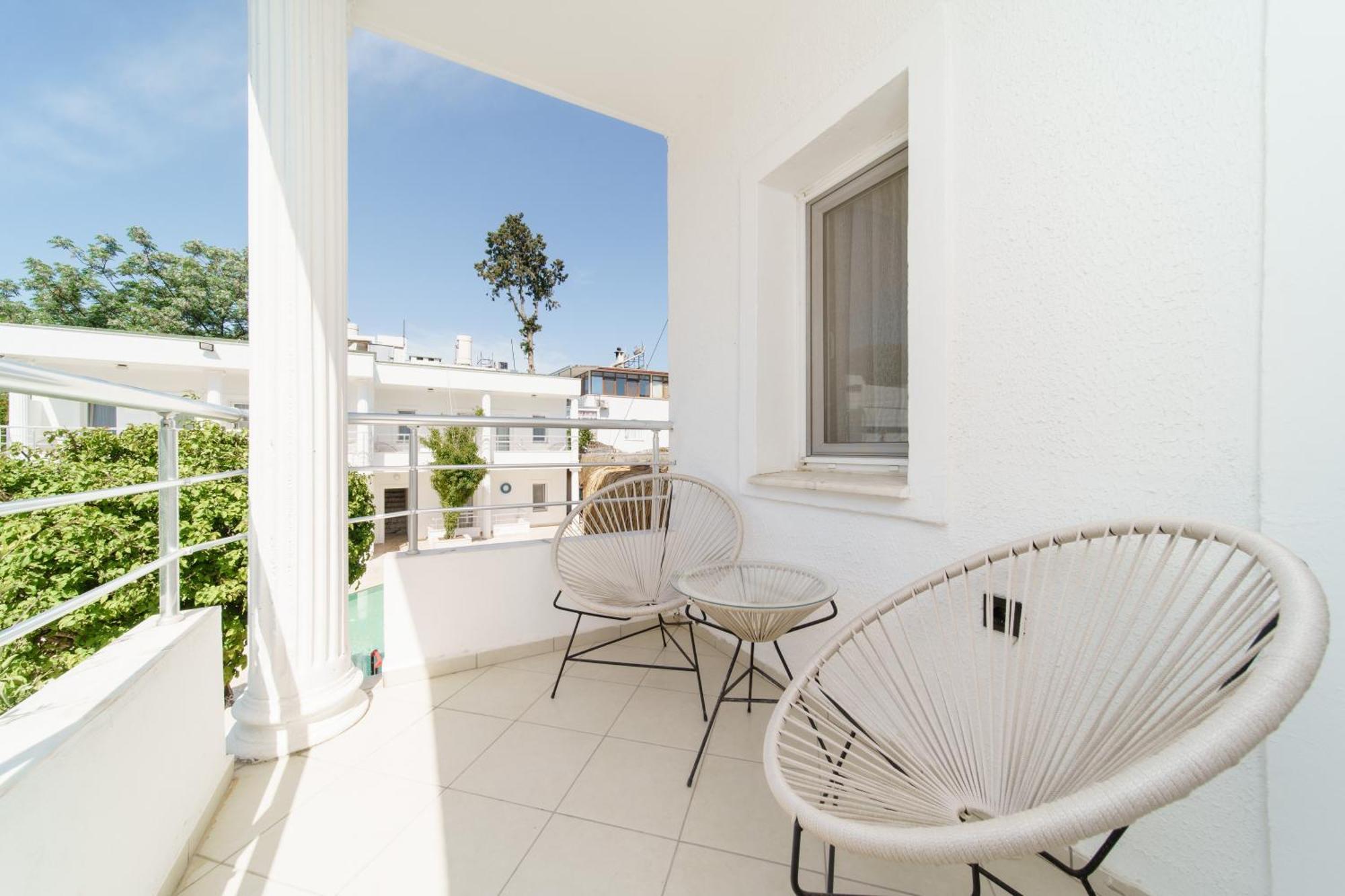 Chambre Triple Supérieure avec Balcon