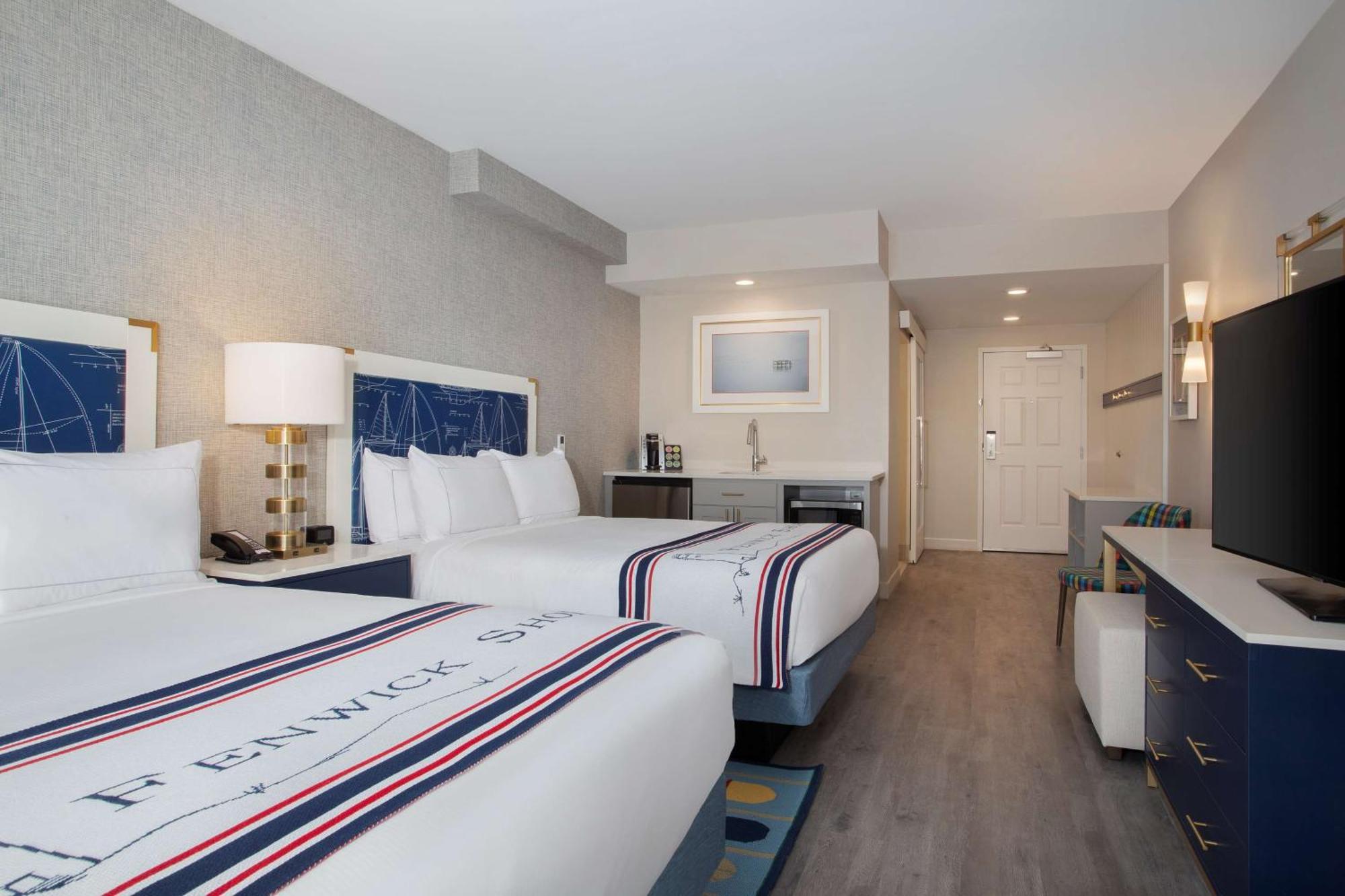 Queen Room with Two Queen Beds,1551485722:JPEG