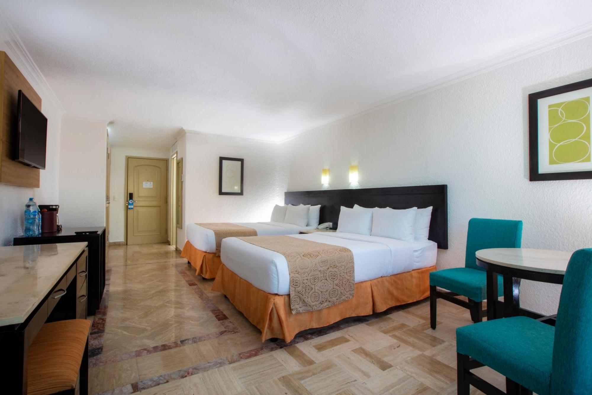 Standard Room with Two Double Beds,1551943696:JPEG