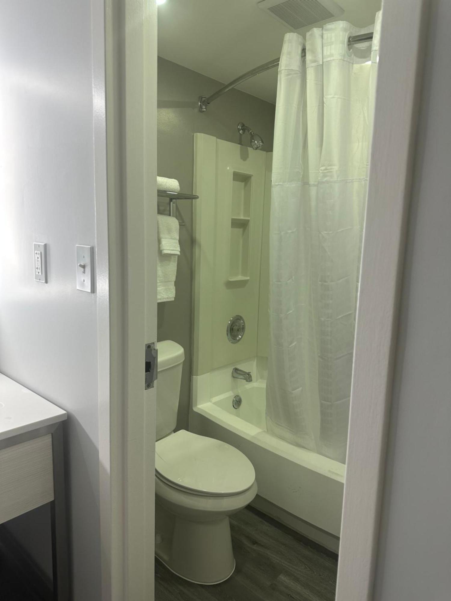 Quarto com Cama King-size - Não Fumantes