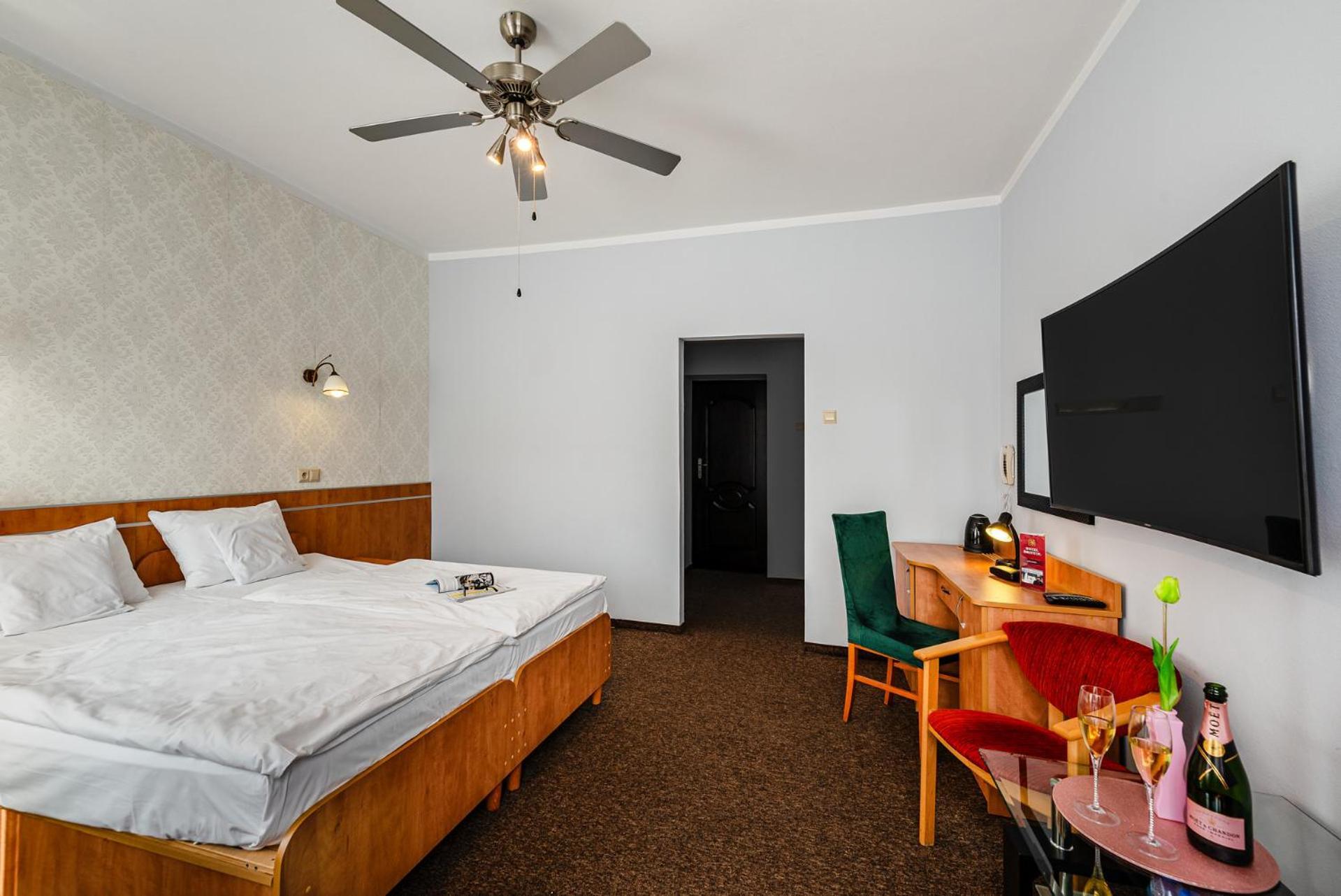 Deluxe King Room