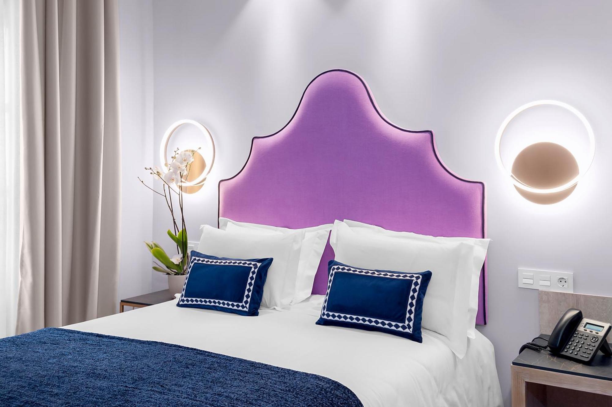 Deluxe Room,1585675100:JPEG