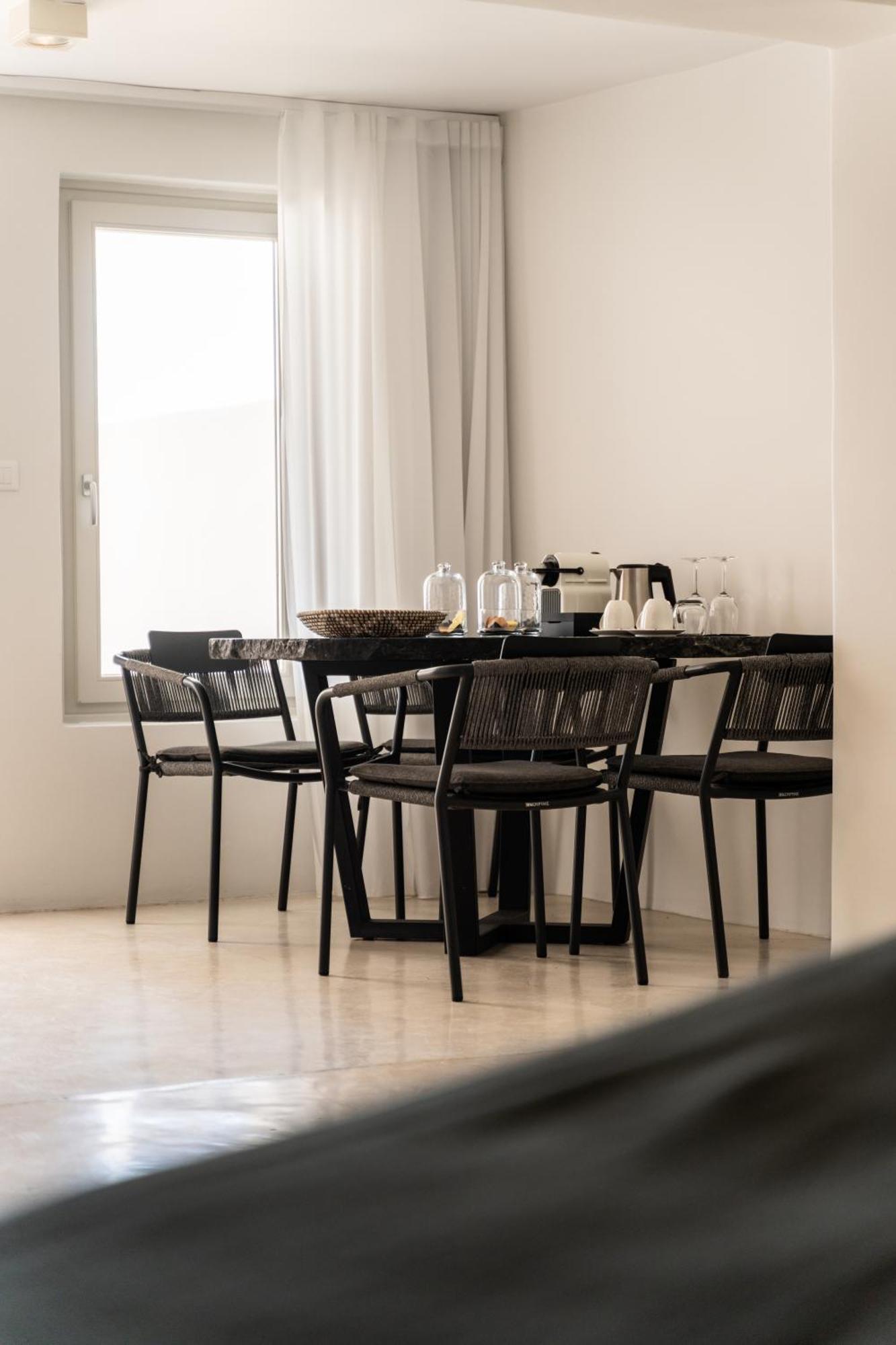 Executive Suite Caldera View with Outdoor Mini Plunge Pool Quadruple,1604767613:JPEG