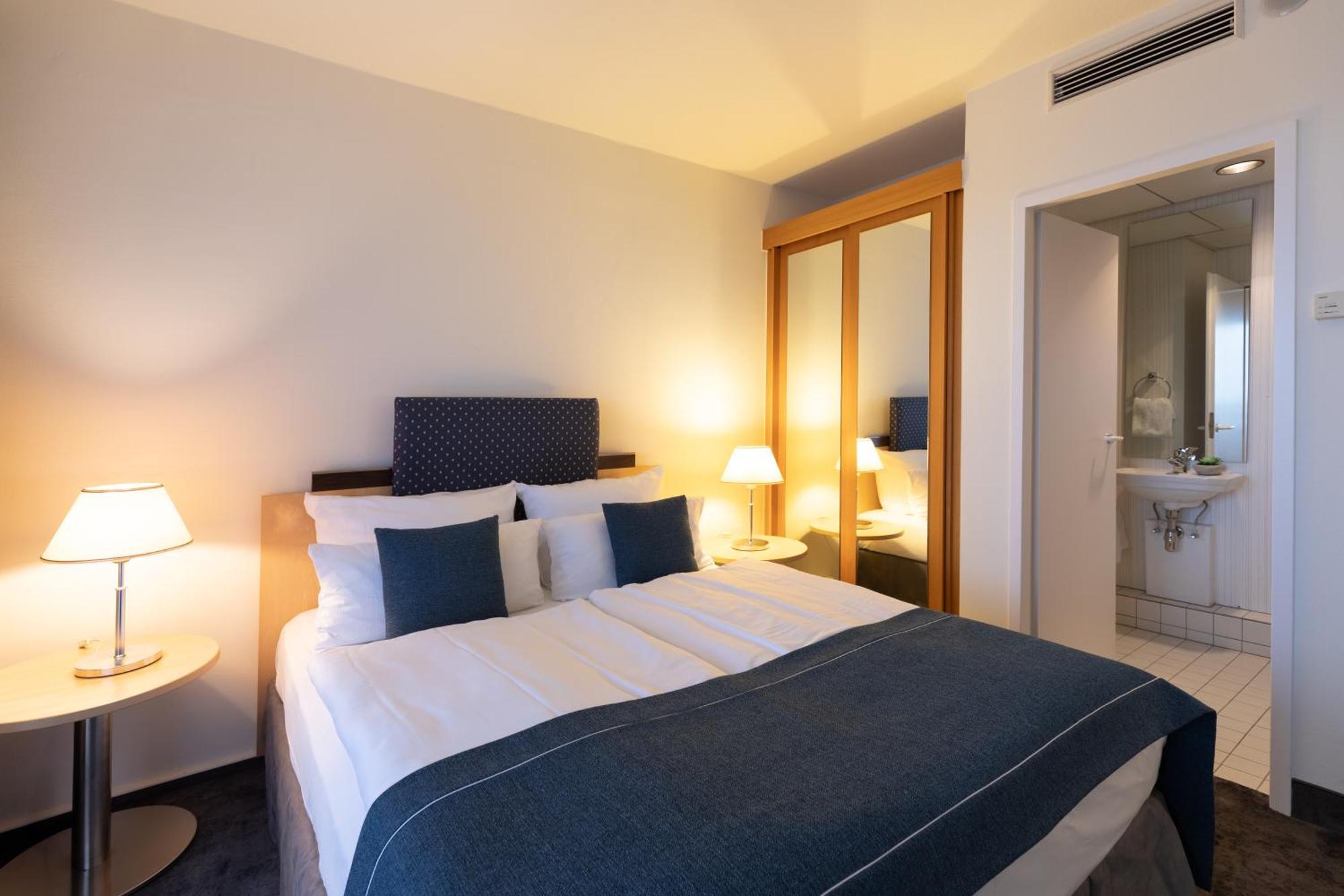 One-Bedroom Queen Suite,1709752527:JPEG