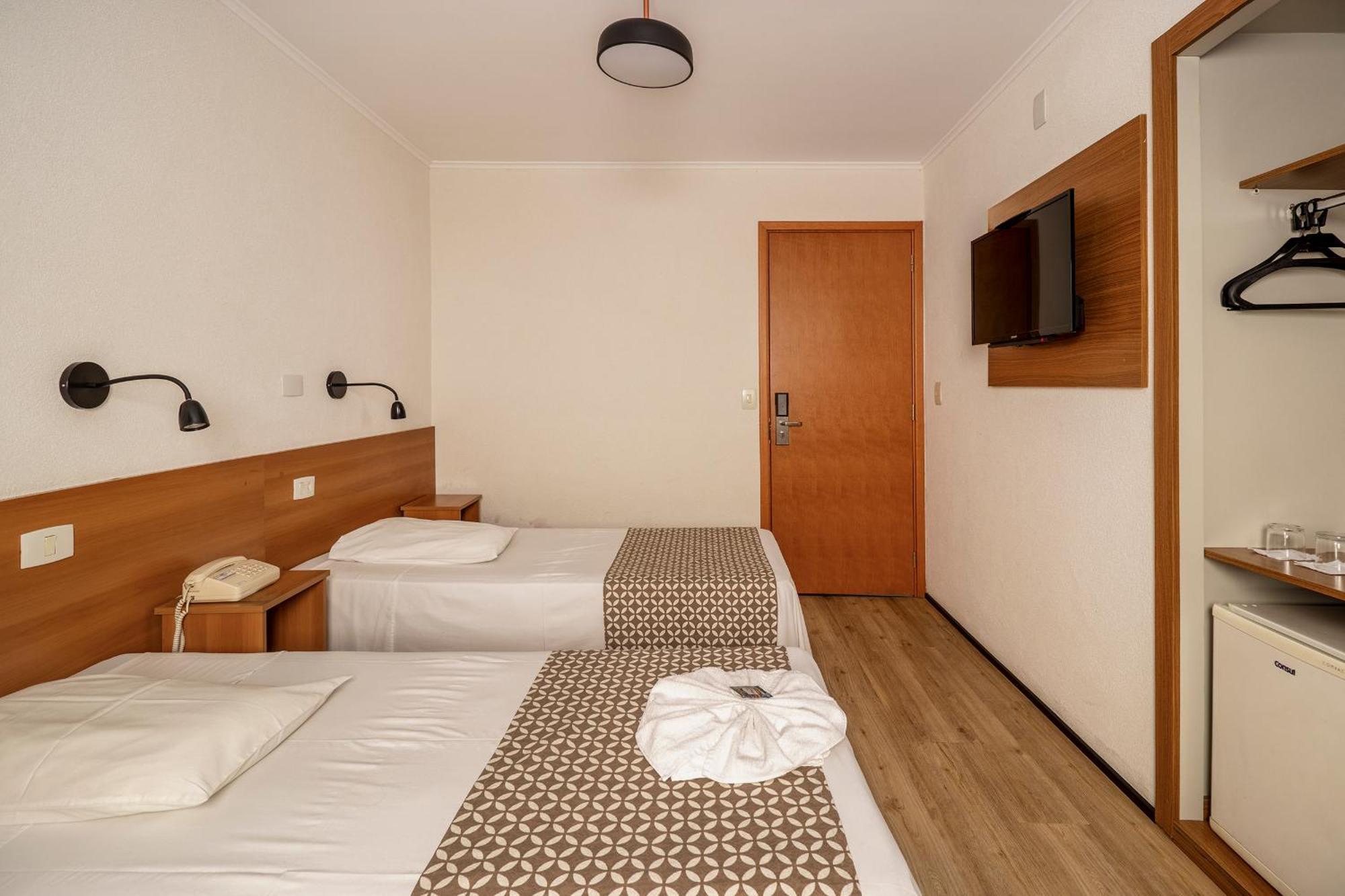 Quarto Superior com 2 Camas de Solteiro