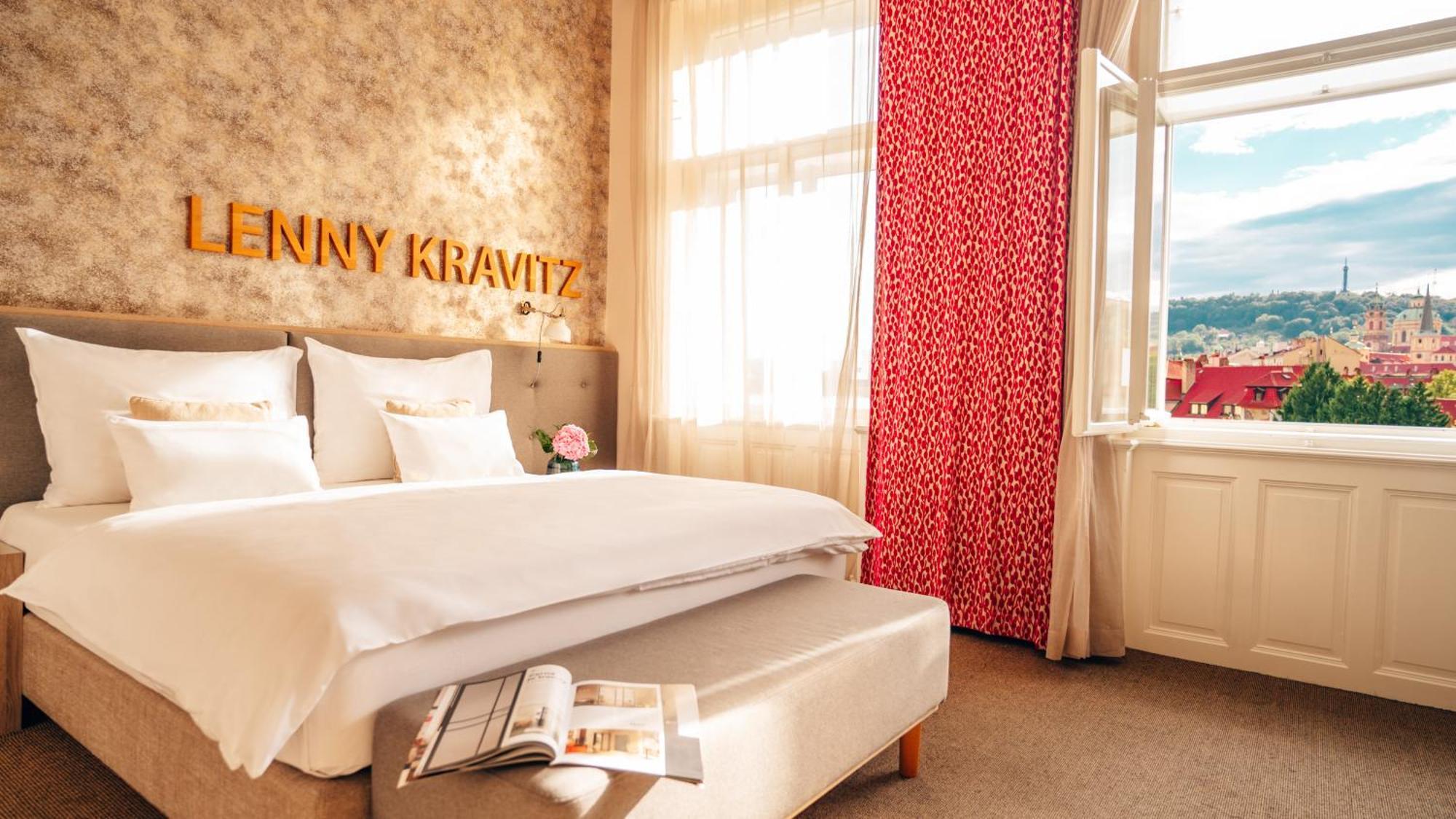Deluxe Double or Twin Room with Prague Castle View