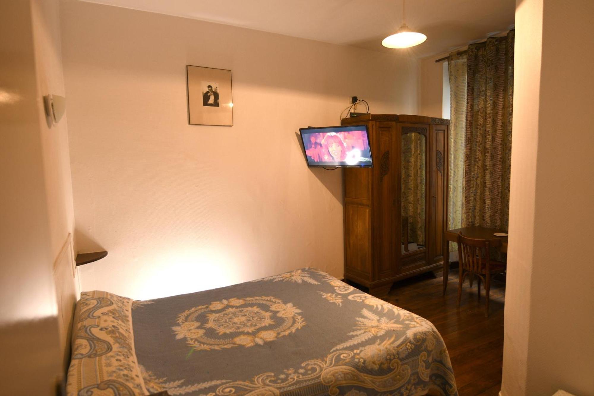 Double Room Shared Toilet