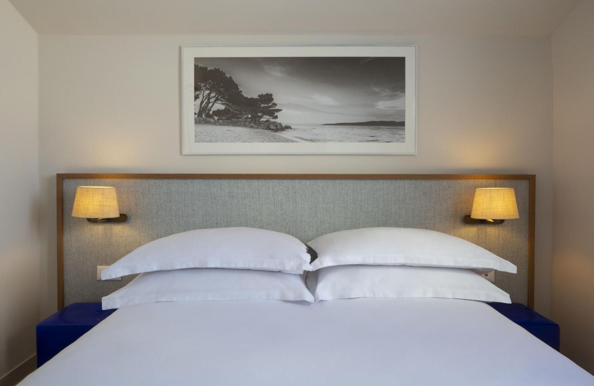 Junior Suite met Balkon en Zijdelings Uitzicht op Zee