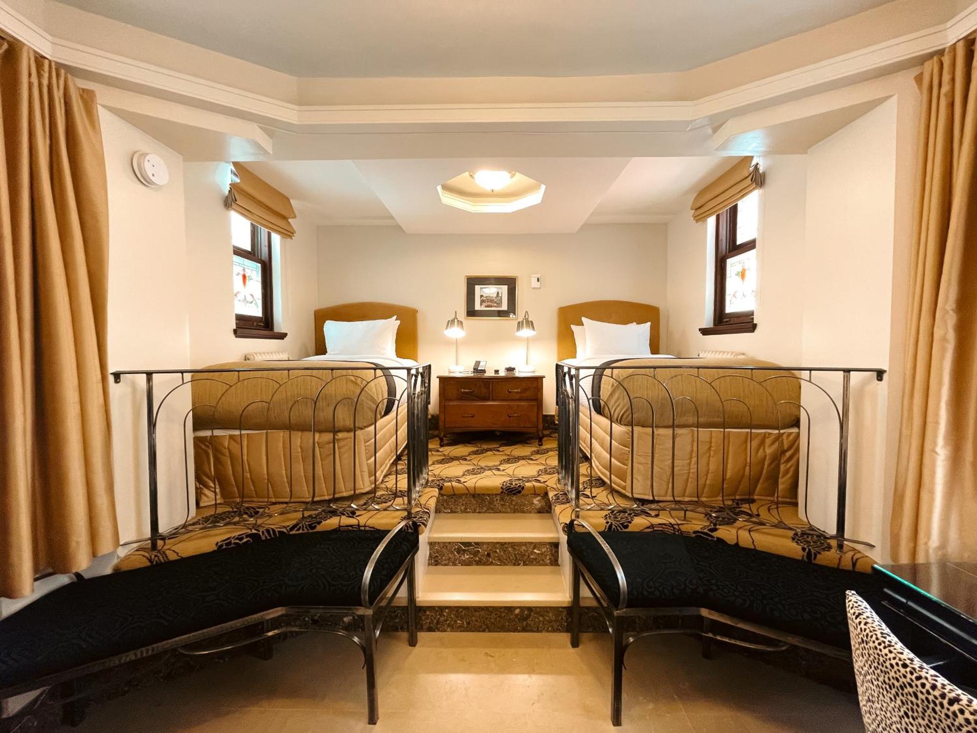 Twin Room,1636002924:JPEG