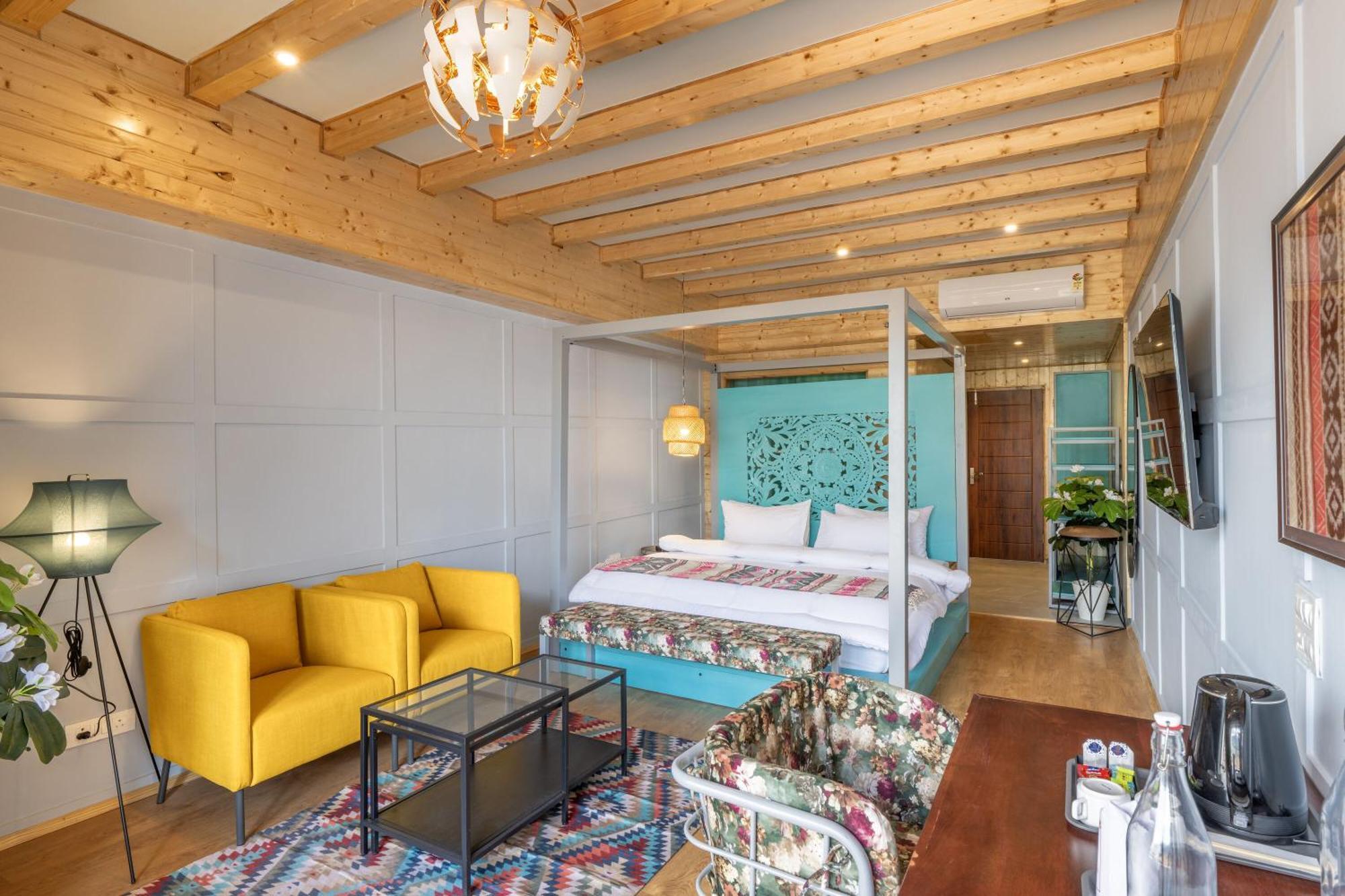 King Room with Mountain View