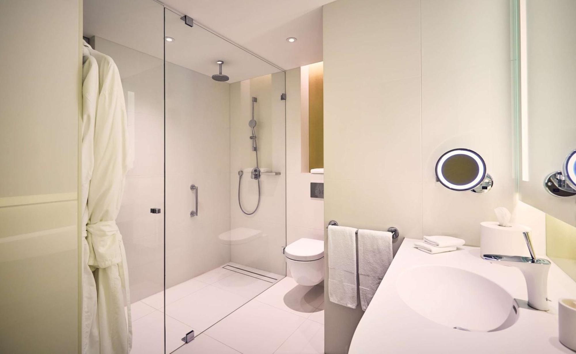 Executive Eckzimmer mit Kingsize-Bett und Zugang zur Lounge