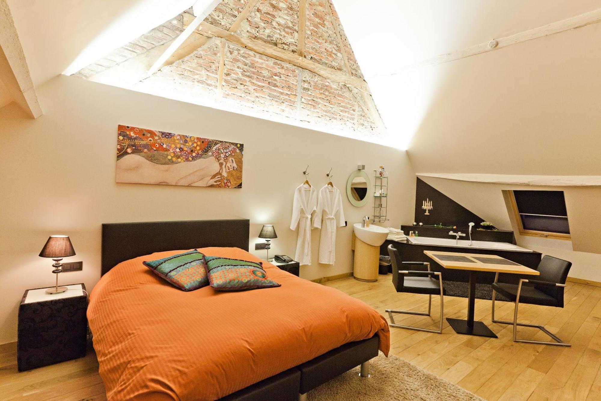 Kamer met Kingsize bed en Bubbelbad