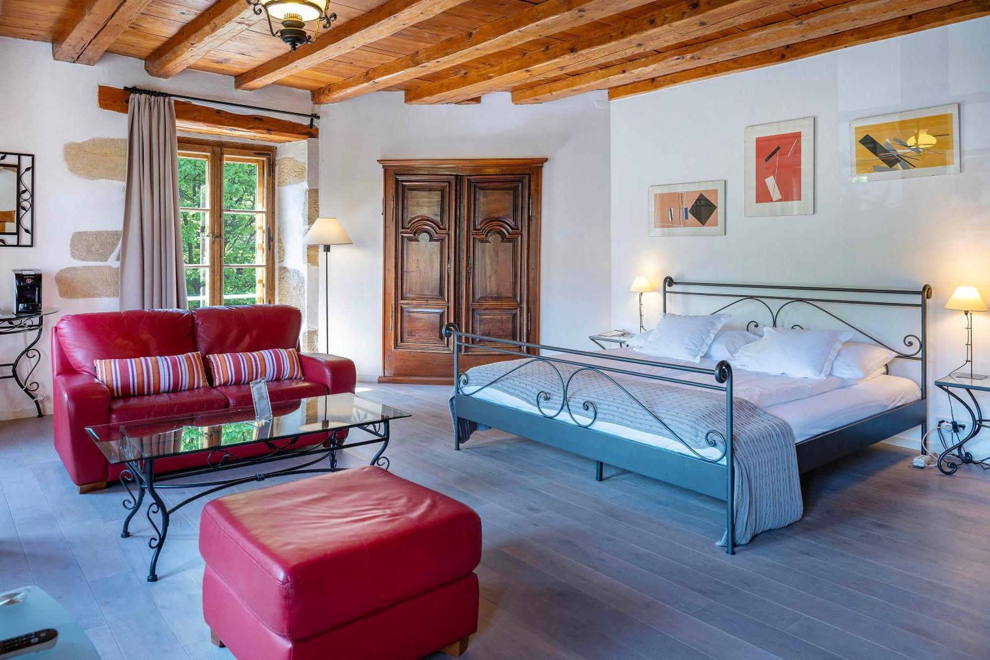 Zimmer mit Kingsize-Bett